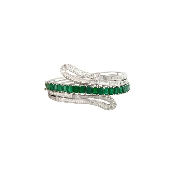 18k White Gold 7.0ctw Emerald and Diamond Bangle Bracelet