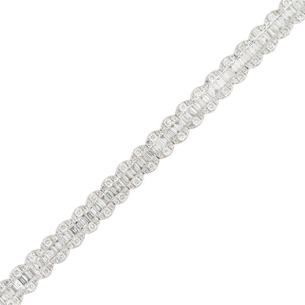 18k White Gold 6.5ctw Round Brilliant and Baguette Cut Diamond Bracelet