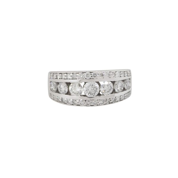 14k White Gold 1.5ctw Round Brilliant Diamond 3 Row Graduated Band